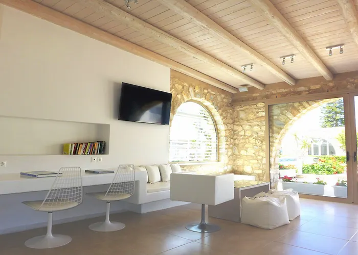 Amaryllis Beach Hotel